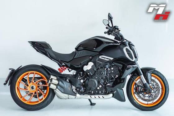 DUCATI DIAVEL V4 DUCATI DIAVEL V4